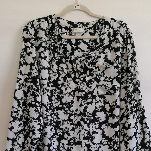 Ava & Viv Womens Black Roll Tab Sleeve Floral Print Peasant Blouse Top Size 1X - Picture 2 of 9